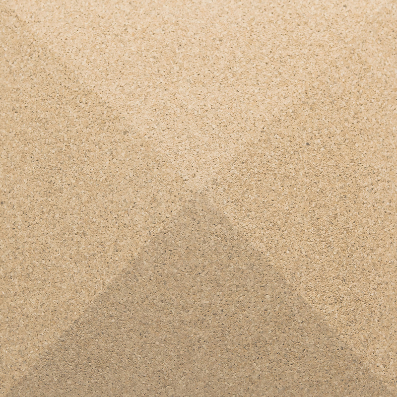 3D Forms Pyramid Pearl