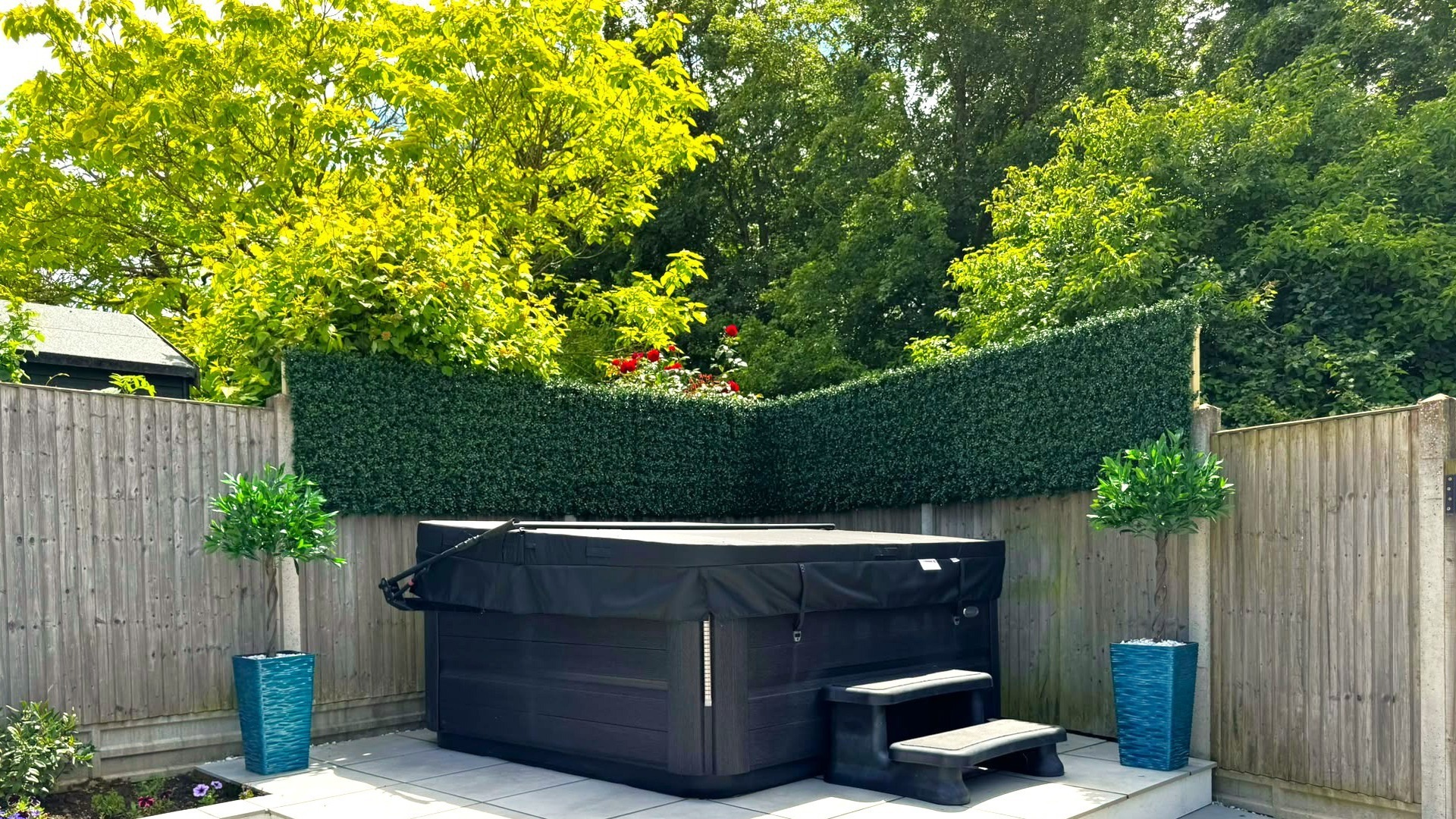Luxury Boxwood Panel Header Image
