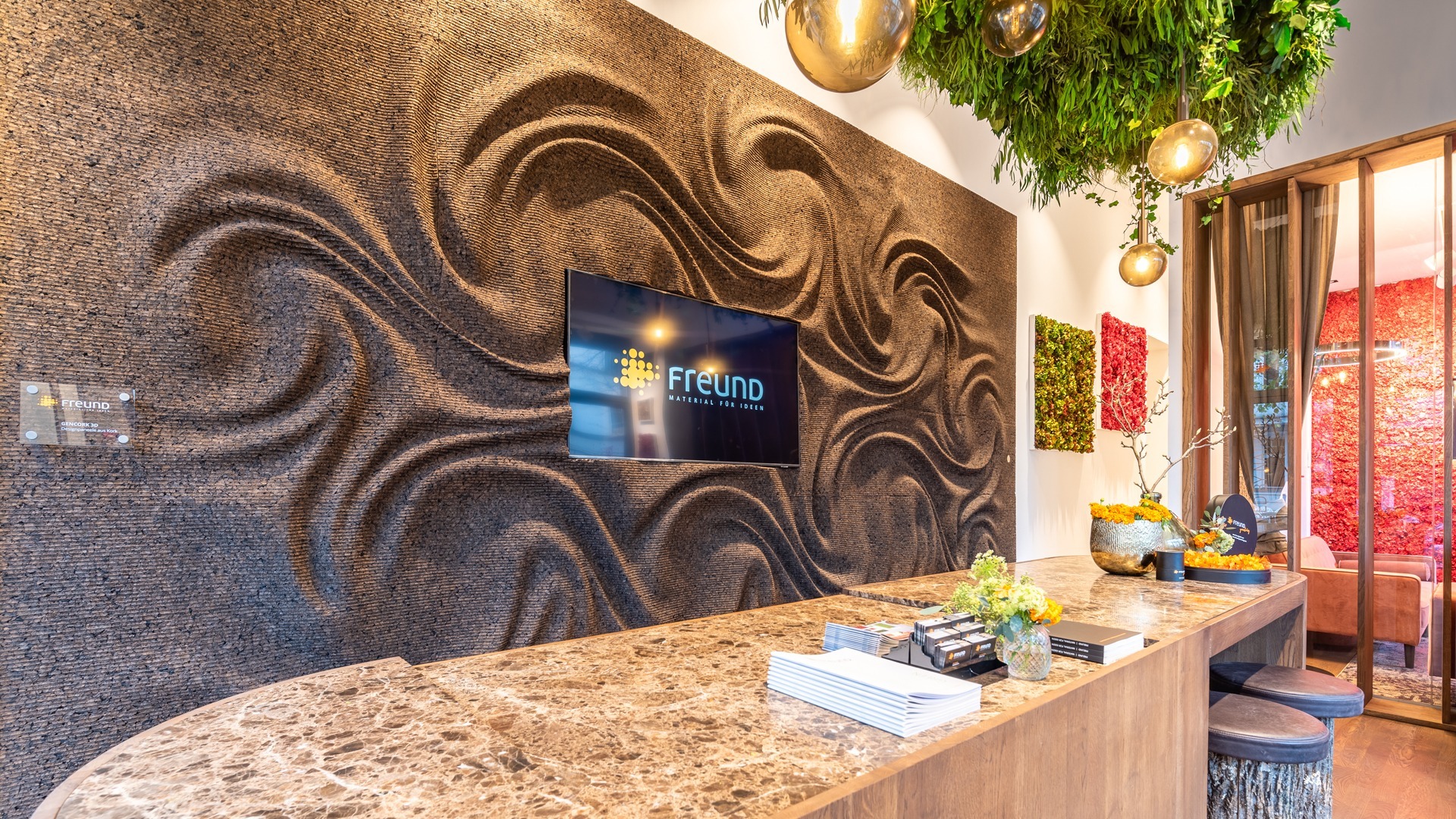 Freund Showroom Product Image