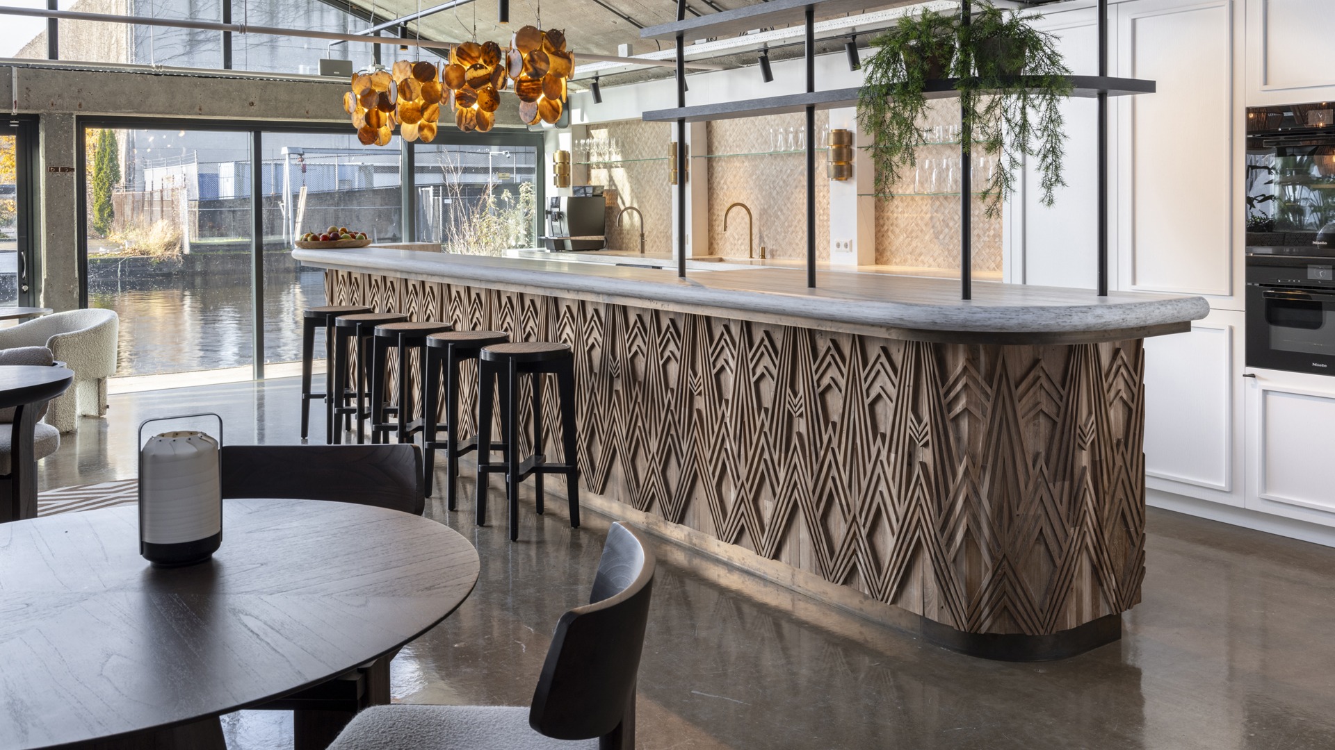 Restaurant, Bar Counter Netherlands Header Image